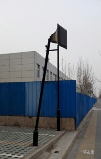 燈桿搖搖欲墜，北苑東路的警示之需